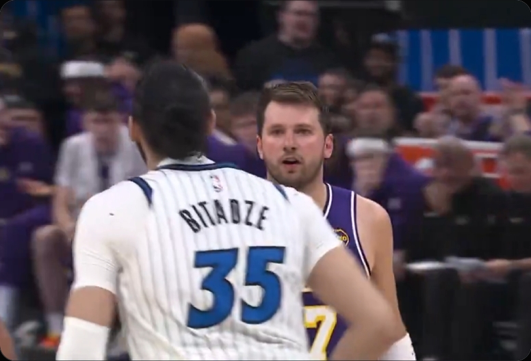 东契奇因技犯累计禁赛 赛后披露比塔泽塞尔维亚语辱骂家人 东契奇因技犯累计禁赛 赛后披露比塔泽塞尔维亚语辱骂家人