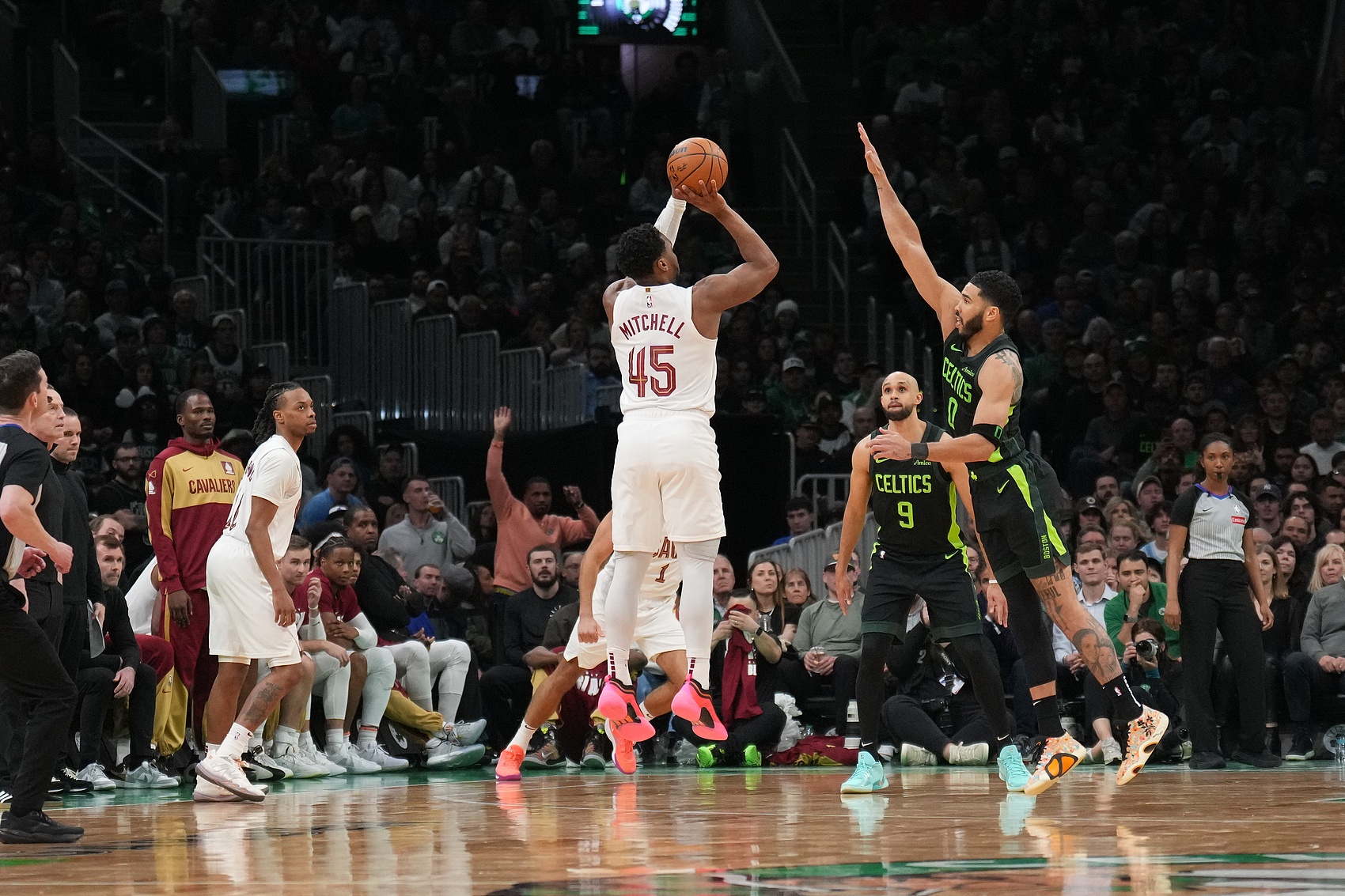 前瞻：绿军骑士东部次席之争，湖人主场迎战复苏尼克斯，马刺火箭上演德州内战